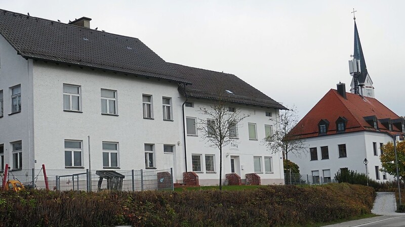 Auch die gemeindlichen Gebäude wie Rathaus, Kindergarten und altes Schulhaus werden in das Energie- und Wärmekonzept einbezogen.