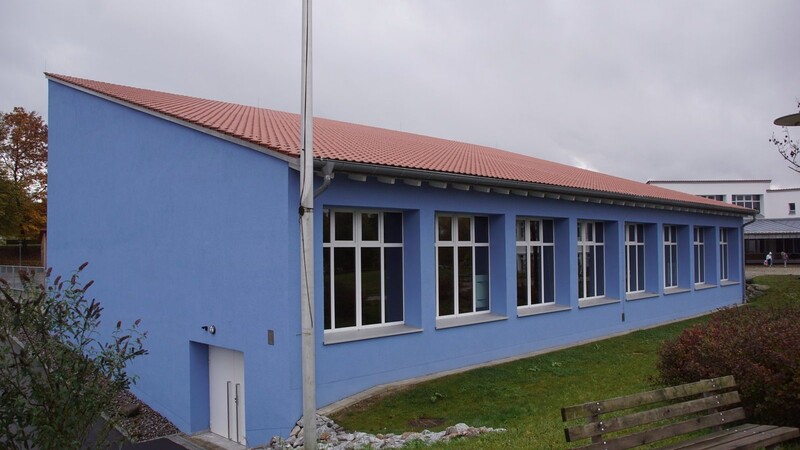 Die Schulturnhalle in Wenzenbach könnte möglicherweise zur "Not-Notunterkunft" werden.