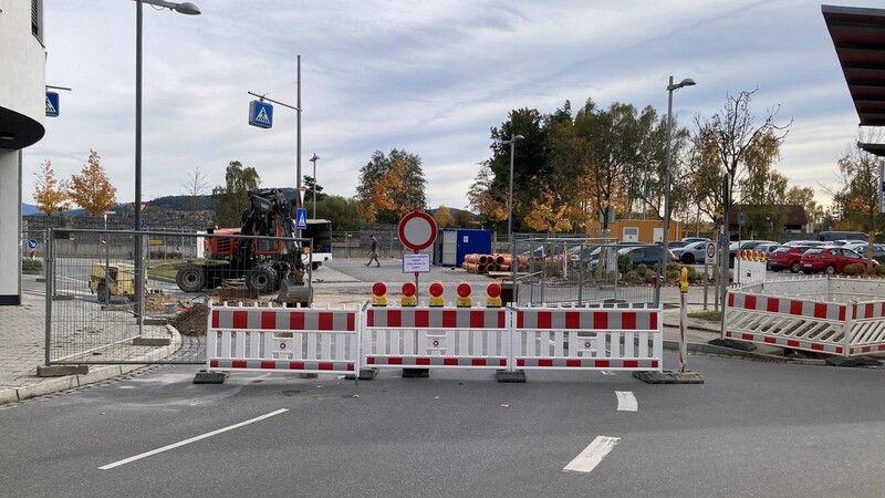 In den Allerheiligenferien die ein Stück der Johann-Brunner-Straße direkt am Floßhafen-Kreisverkehr gesperrt.