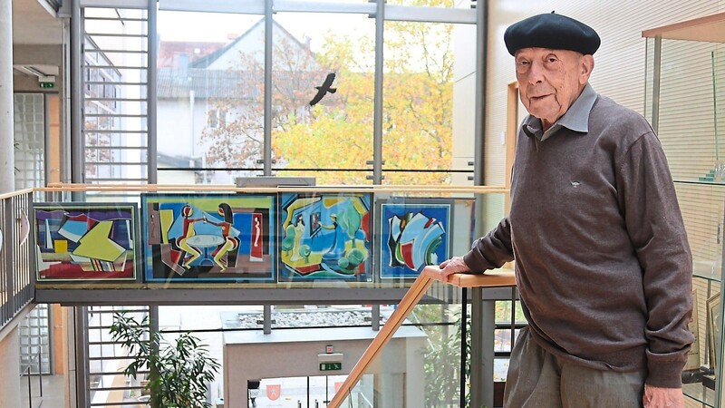 Der gebürtige Strahlfelder Konrad Niemeier, 89 Jahre alt, stellt ab Donnerstag zum dritten Mal seine Werke im Rodinger Rathaus aus.