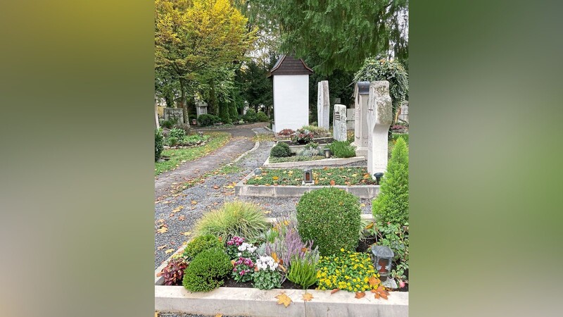 Eine naturnahe, gemischte Grabbepflanzung ist immer mehr im Kommen - und gefällt auch der Friedhofsverwaltung.