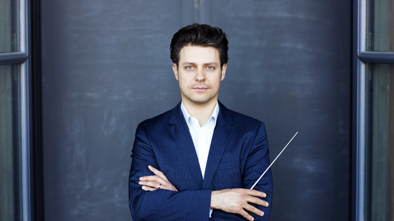 Der Dirigent Joseph Bastian.