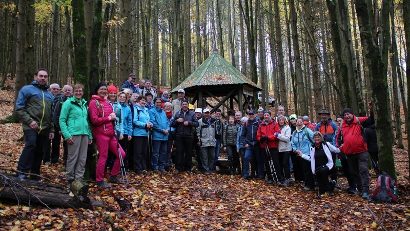 Mit einer besonders staken Abordnung war der Waldverein Furth im Wald zur Schließung des Böhmischen Brunnens gekommen.