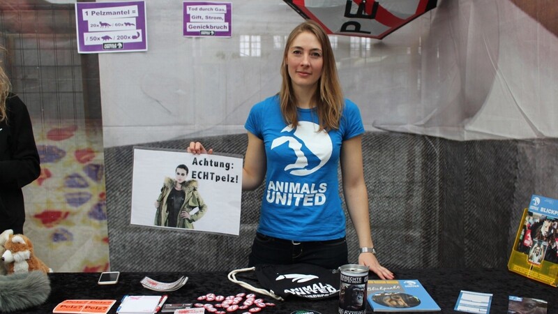 Melanie Reinert von der Tierrechtsorganisation "Animals United" fordert: Echtpelz muss verboten werden!