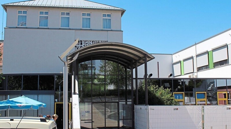 Patienten der KVB-Bereitschaftspraxis werden gebeten, den Haupteingang des Chamer Krankenhauses (August-Holz-Straße) für einen Besuch der Praxis zu nutzen.