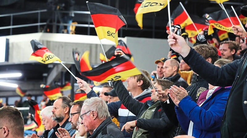 Tolle Stimmung herrschte vor allem am Abschlusswochenende des Deutschland-Cups auf den Rängen. Die Veranstalter konnten an beiden Tagen melden: "Ausverkauft!"