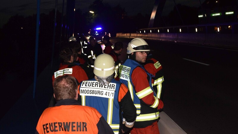 Am Mittwochabend beteiligte sich die Moosburger Feuerwehr an einer groß angelegten Suche nach einer vermissten Person in der Isar.