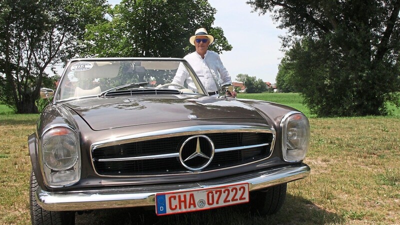 Baujahr 1964 ist dieser Mercedes Pagode 230 SL von Gerd Preissing, Gründungsmitglied des veranstaltenden Oldies & Cars Club Roding.