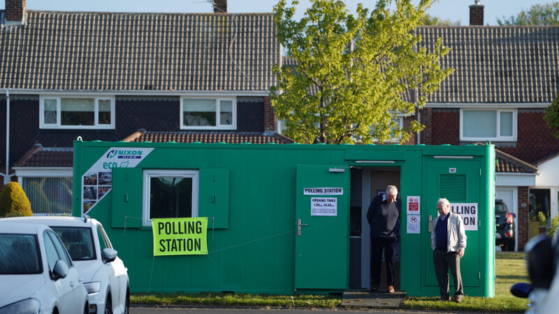 Ein Container dient in Whitley Lodge als Wahllokal.