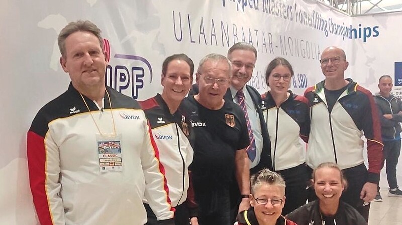 Das deutsche Team der Powerlifting-WM in der Mongolei.
