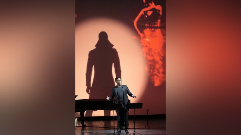Erwin Schrott mit "Tango diablo" im Nationaltheater.
