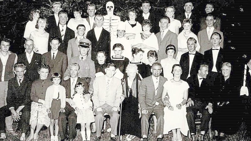 Im Sommer 1959 führte die Kolpingsfamilie Schierling mit insgesamt 80 Schauspielern und vielen Akteuren im Hintergrund das Stück "Jedermann" auf.