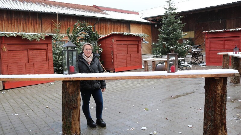 "Hoffentlich bleibt der Schnee liegen", sagt Sonja Schierer. Am zweiten Adventssonntag, 10. Dezember, richtet sie einen kleinen, aber feinen Christkindlmarkt aus. Die Schachendorfer Hofweihnacht findet im Innenhof des Gasthauses Schierer statt.