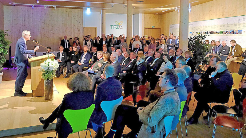 200 Gäste feierten beim Abendempfang im Nawareum das 50-jährige Forschungsjubiläum des TFZ.