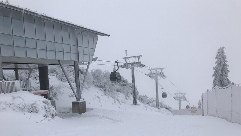 Heuer gibt es einen frühen Start der Skisaison am Großen Arber. In den letzten Tagen hat es 50 Zentimeter geschneit.