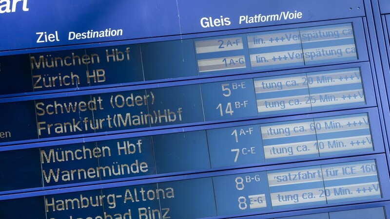 Fast die Hälfte aller Fernzüge war im November verspätet. Das zeugt von einem dramatischen Multisystemversagen des Staatskonzerns Deutsche Bahn.