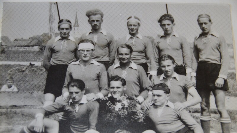 Die Spieler der ersten Mannschaft, die am Pfingstsonntag 1950 ihr erstes Spiel bestritten.
