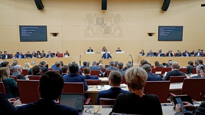 Ministerpräsident Markus Söder hält während einer Sitzung des Landtags seine erste Regierungserklärung der neuen Wahlperiode.