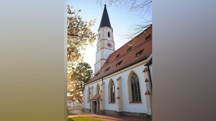 Die Pfarrkirche in Velden gehört künftig zum Dekanat Landshut.