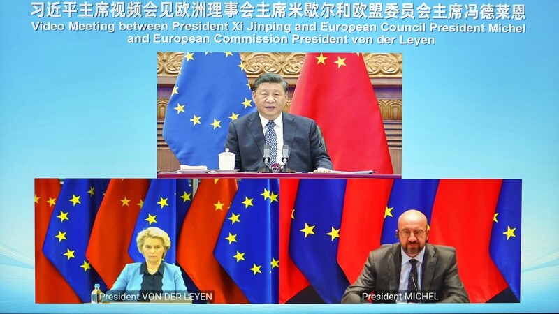 Im April 2022 trafen der chinesische Präsident Xi Jinping (oben), EU-Kommissionspräsidentin Ursula von der Leyen und EU-Ratspräsident Charles Michel nur im virutellen Raum aufeinander.