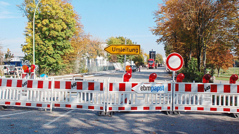Seit Montag ist die Hofmark-Aich-Straße zwischen Flutmulden-Unterführung und Ottostraße gesperrt.