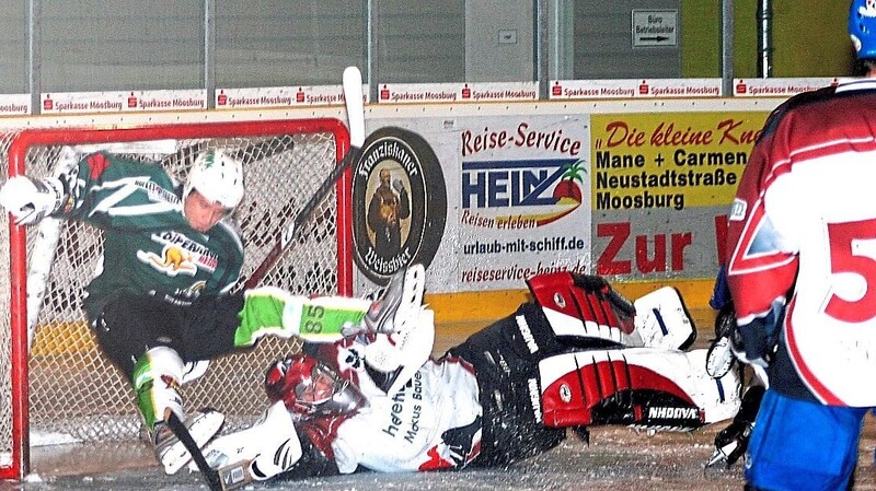 Das bislang letzte sportliche Aufeinandertreffen der beiden Moosburger Eishockeyvereine war im Jahr 2011.