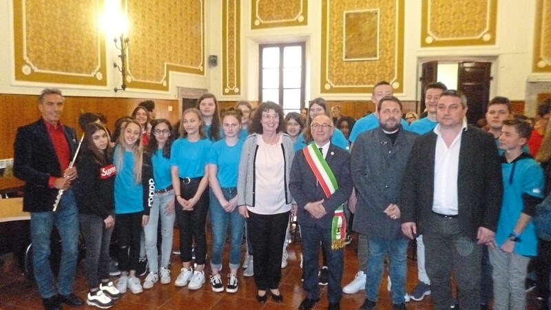 Montefiascones Bürgermeister Luciano Cimarello empfing die Mittelschüler aus Ergoldsbach in seinem Rathaus.