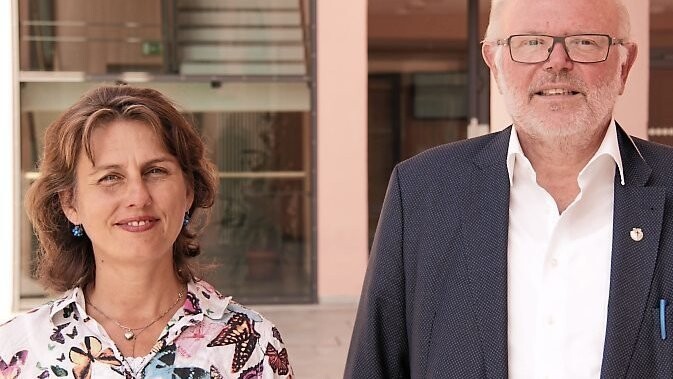 Prof. Heribert Popp und Monica Ciolacu managen das SMART-vhb-Projekt der THD.