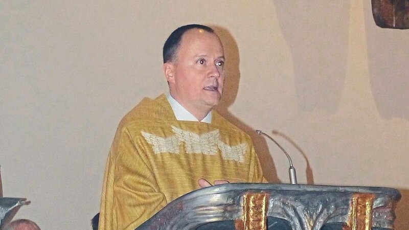 Pfarrer Matthias Kienberger sprach in seinen Predigtgedanken über die Sehnsucht der Menschen nach Frieden.