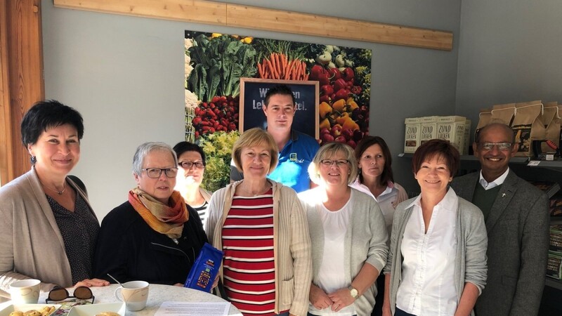 Im Edeka-Markt Kohl in Konzell organisierte der Frauenbund Konzell einen kostenlosen KDFB-Fairtrade-Kaffee-Ausschank