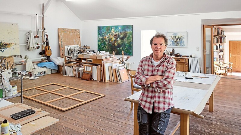 In Mario Schoßers großzügigem Atelier wird nicht nur Kunst gemacht, sondern gerne auch in großer Runde getafelt.