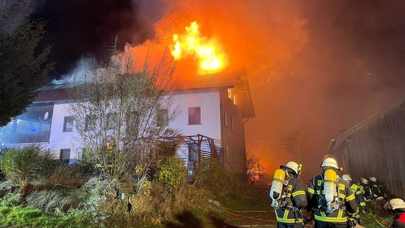 500.000 Euro Schaden nach Brand in altem Bauernhof in Tradweging, Gemeinde Patersdorf.
