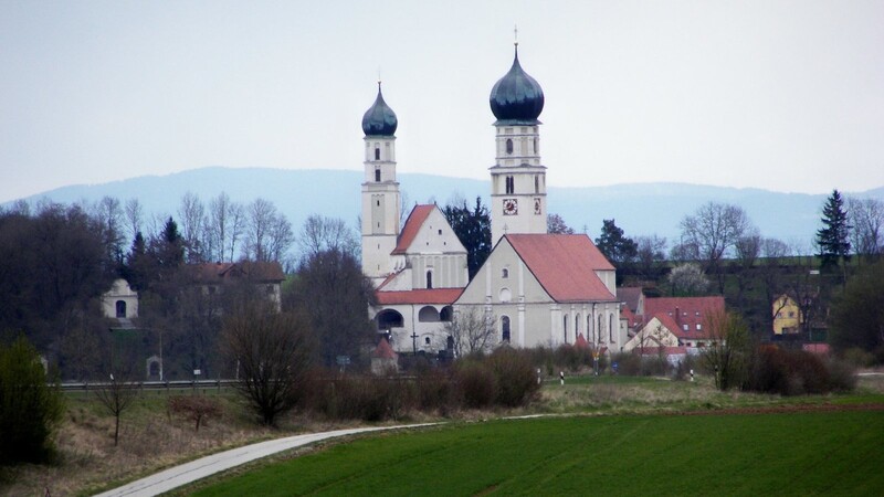 Die Wallfahrtskirche in Haindling ist ein besonderer Ort. Pfarrer Josef Ofenbeck freut sich immer über viele Besucher.