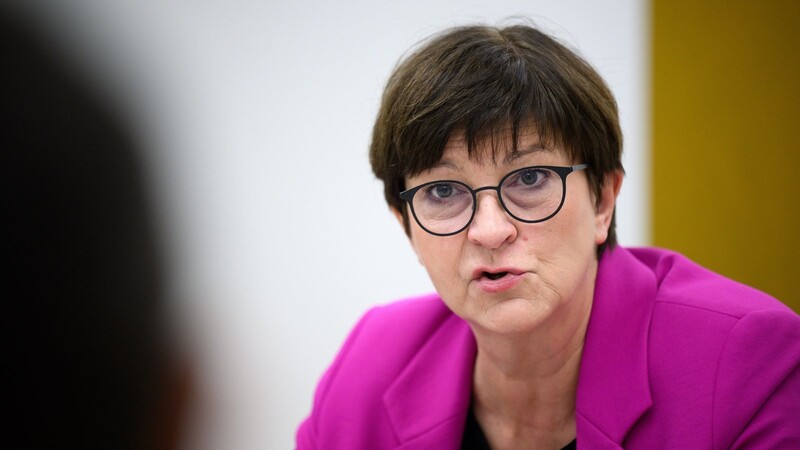 Die SPD-Vorsitzende Saskia Esken hat erneut ein Verbot der AfD ins Spiel gebracht.