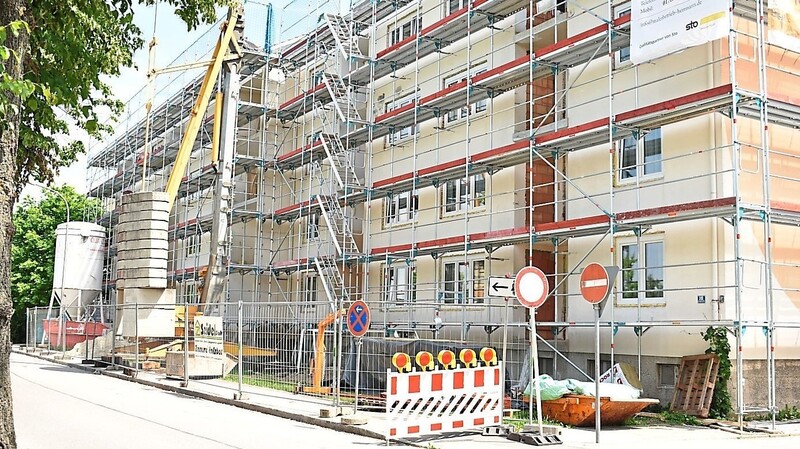 Am Wohngebäude in der Reichenberger Straße 16/18 wurde Anfang 2019 mit der Modernisierung begonnen.