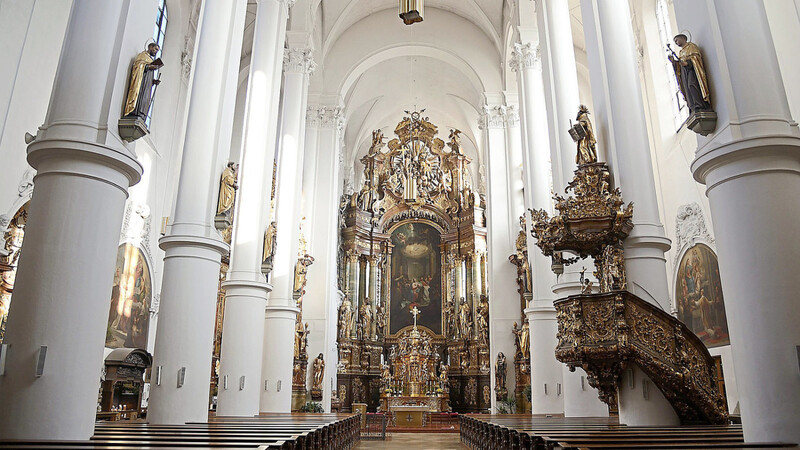 Wird Universitätskirche: die Karmelitenkirche. Ein Pontifikalgottesdienst mit Bischof Rudolf Voderholzer soll dieses Status kommendes Jahr besiegeln.