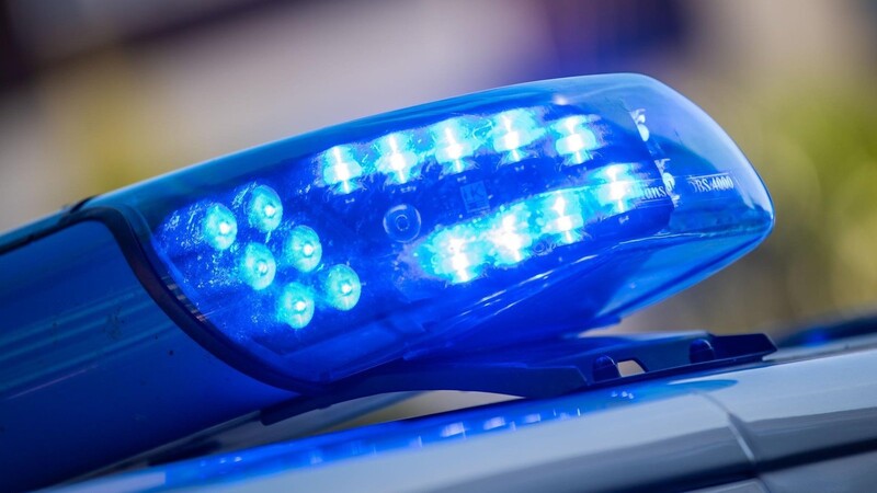 Die Polizei bittet um Hinweise auf die Täter, die in Patersdorf in einen Baucontainer eingebrochen sind.