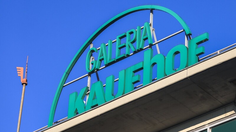 Der Kaufhauskonzern Galeria Karstadt Kaufhof hat innerhalb von nicht einmal vier Jahren zum dritten Mal Insolvenz angemeldet.