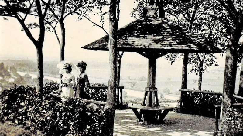Der "Schwammerl" am Annaberg hat eine lange Tradition: Das Bild zeigt den beliebten Aussichtspunkt um 1910.
