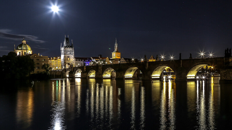 Das Siegerfoto von Dieter Renner zeigt die Karlsbrücke in Prag.
