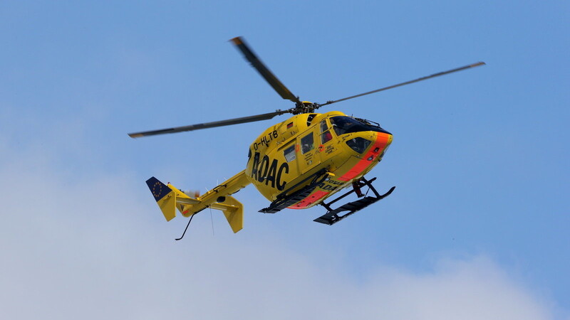 Mit einem Rettungshubschrauber wurde der Opelfahrer in eine Münchner Klinik geflogen (Symbolbild).