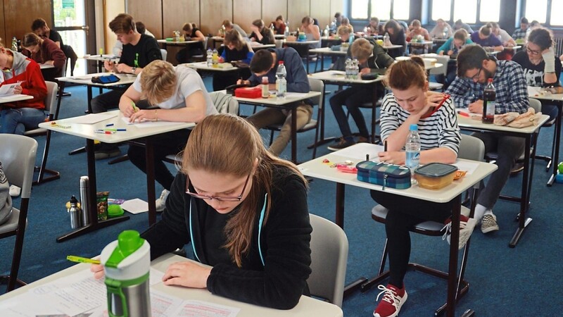 201 Abiturienten schreiben an den beiden Chamer Gymnasium Abitur.