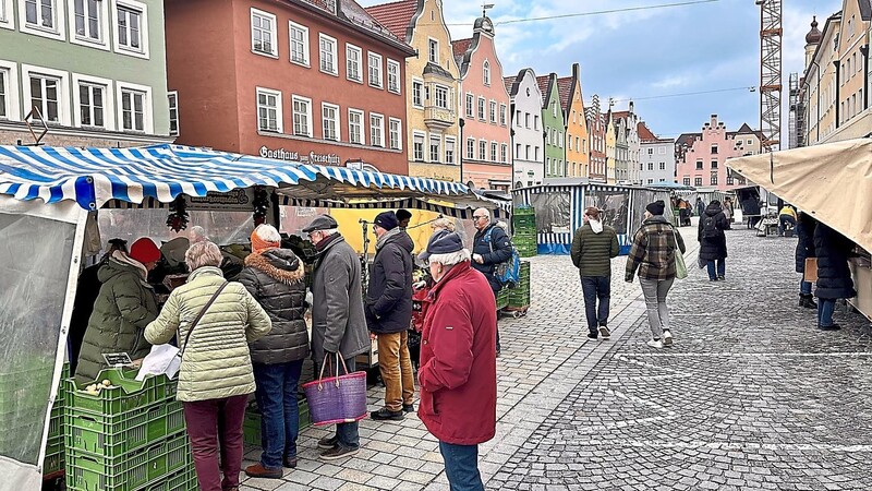 Bislang wird die Neustadt jeden Freitag zum Markt-Platz. An diesem Dienstag berät der Dultsenat darüber, den Dienstag zu einem zusätzlichen Wochenmarkttag zu machen.
