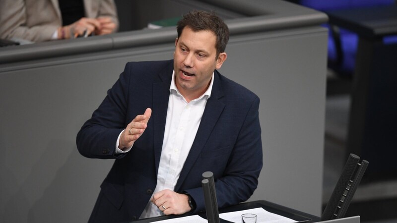 Lars Klingbeil im Bundestag