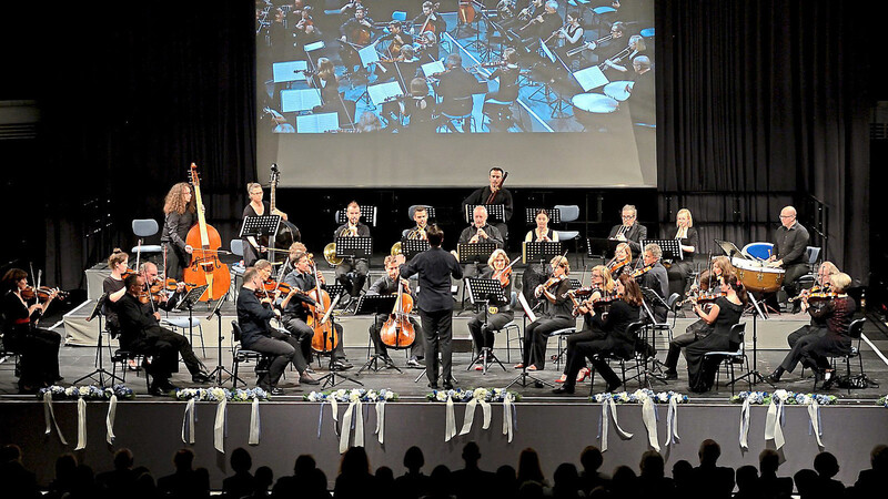 Zu Gast in Straubing war dieses Jahr das "Concentus Musicus"-Ensemble unter der Leitung von Stefan Gottfried. - 1 500 Besucher genossen den Mozartabend.