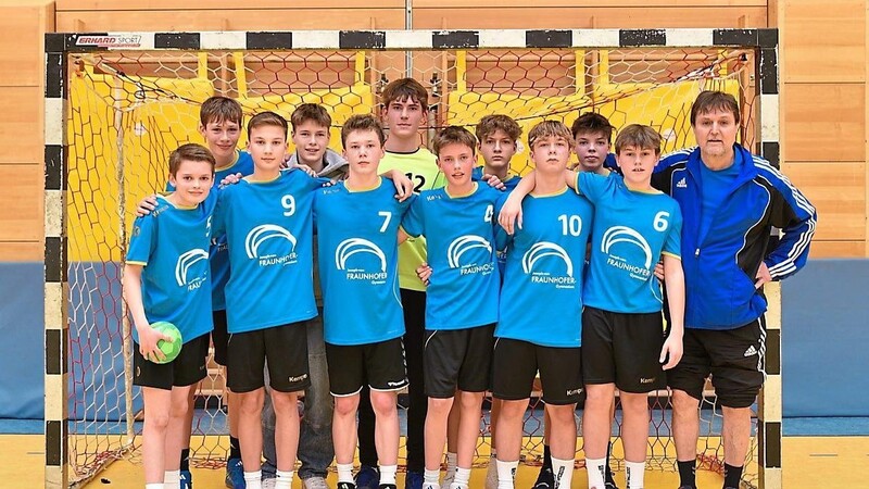 Die Handballmannschaft der Jungen III sind Oberpfalz-Sieger und erkämpfte sich beim Nordbayernfinale einen respektablen dritten Platz.
