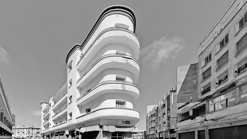 Bilder von Jean Molitor sind in der Ausstellung "B(r)auhaus - eine fotografische Weltreise" zu sehen. Hier ein Gebäude aus Casablanca