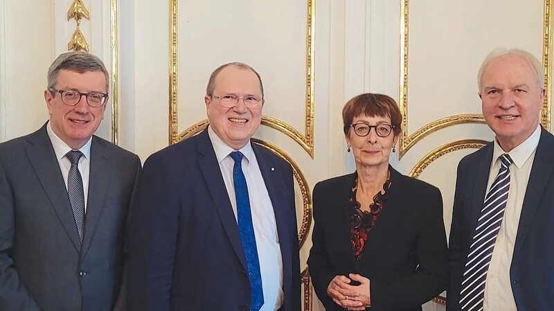 Bei der Amtswechselfeier: (von links) Alfred Huber, Ministerialdirektor Frank Arloth, Sibylle Dworazik und Clemens Prokop.