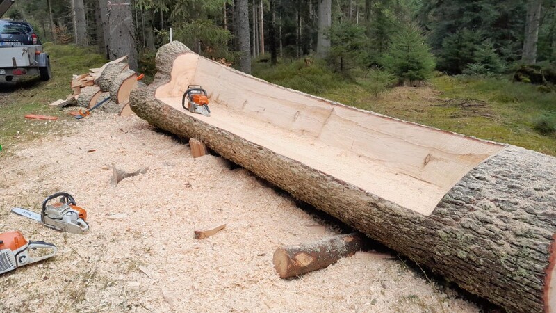 Ein 5,40 Meter langes Tannensofa ist bei der Landesgartenschau entstanden.