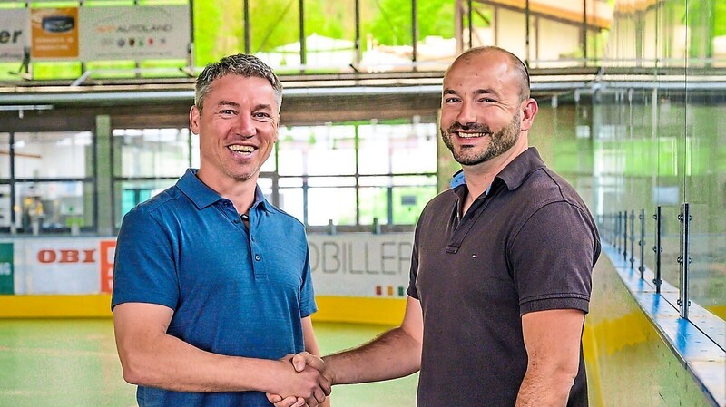Am gestrigen Freitag wurde der neue EVD-Trainer offiziell von Manuel Ruhstorfer vorgestellt.  Foto: Christine Daxl